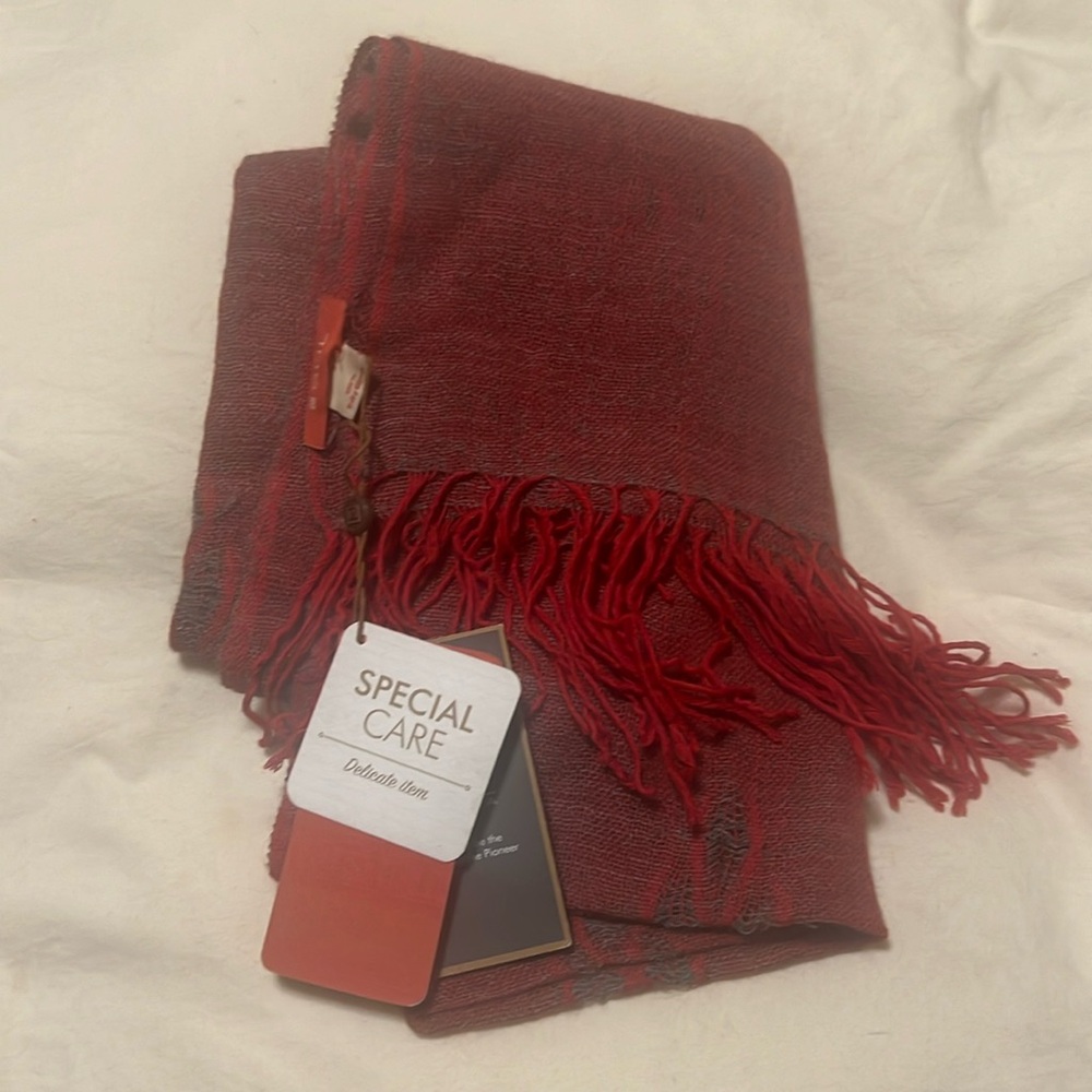 Sol alpaca scarf NWT
